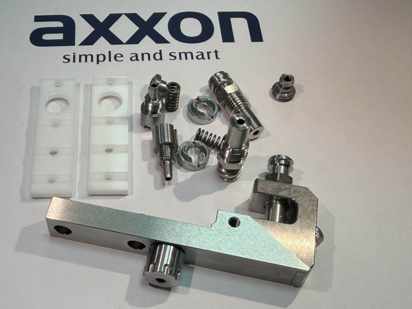 Axxon 压电阀